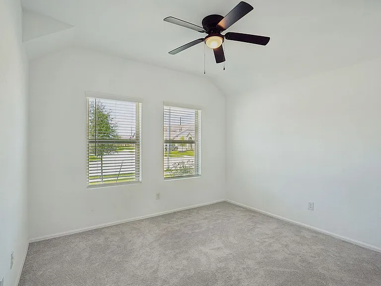 7807 Eagle Creek Ln — Photo 18