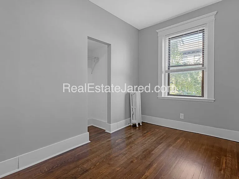 Glenville Ave — Photo 16