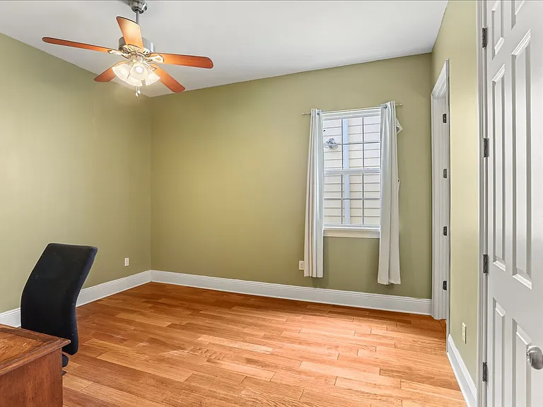 523 S Hennessey St — Photo 11