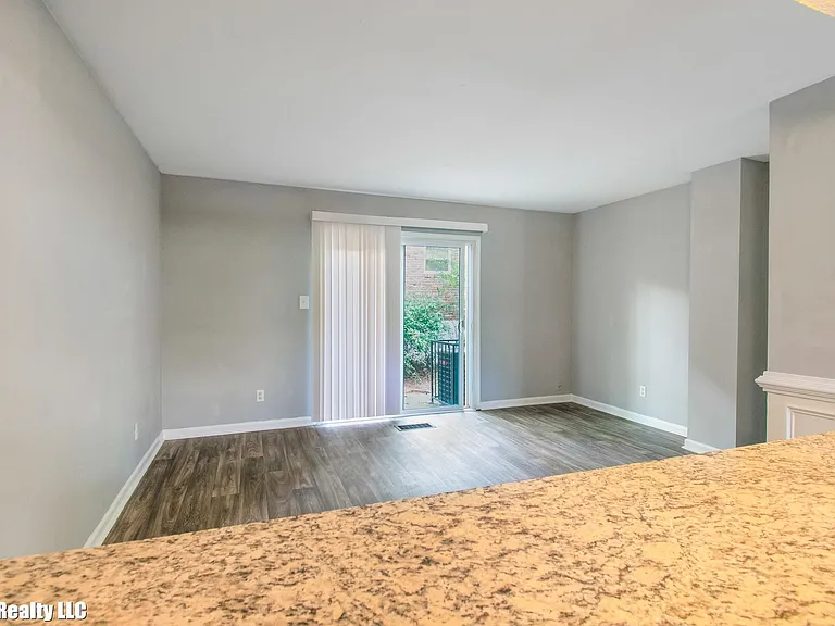 1790 Lyle Ave #1 — Photo 6