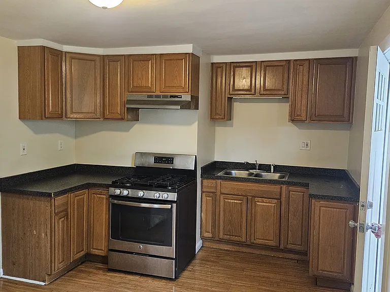 43 Delafield St #1 — Photo 1