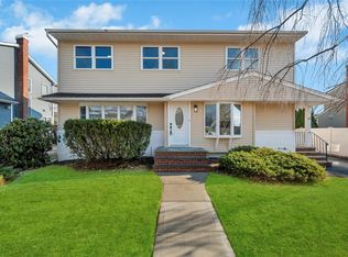 42 Froehlich Farm Rd, Hicksville, NY 11801