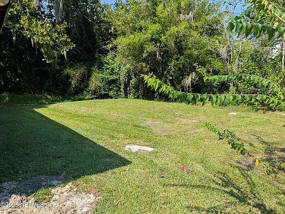 5th image of 1339 ELLIS Road S