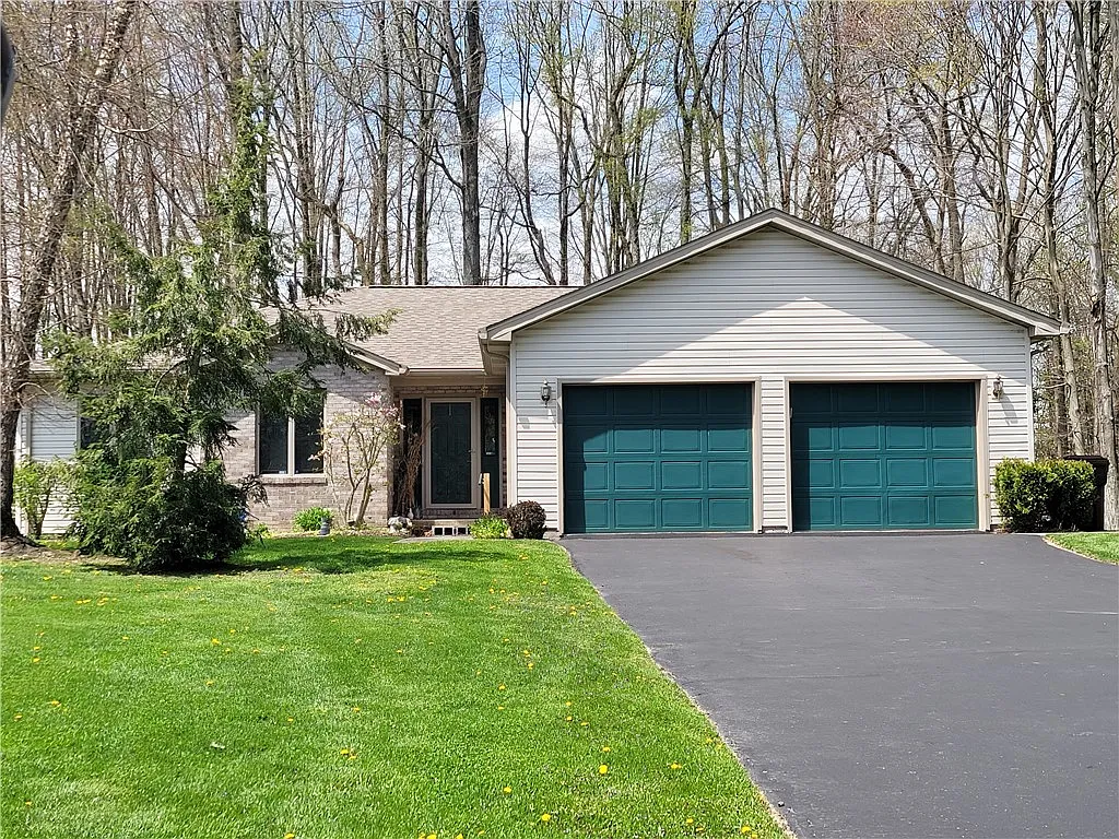 11 Forest Glen Dr photo 1