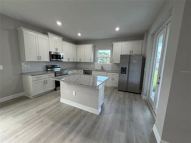 1100 Homer St NW — Photo 9