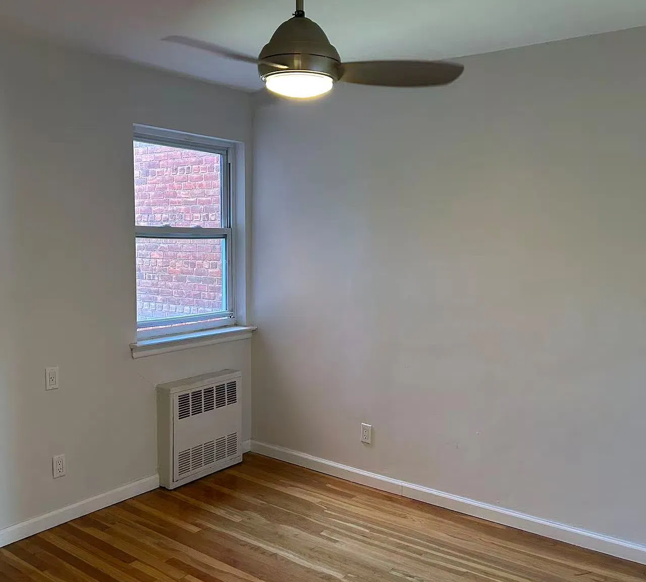 5917 Kissena Blvd — Photo 2