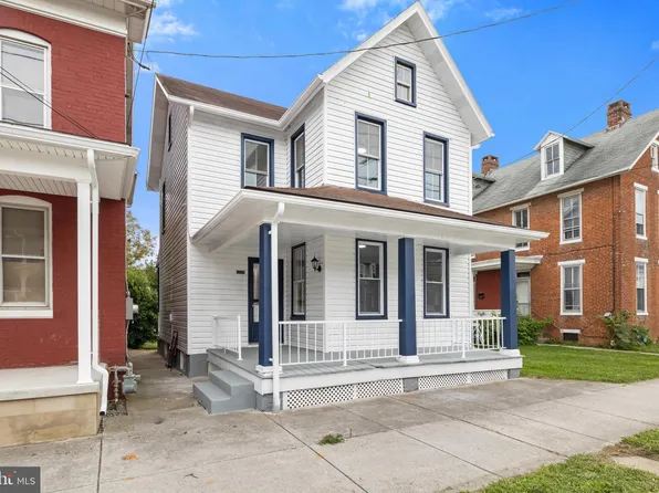 320 High St, Hanover, PA 17331