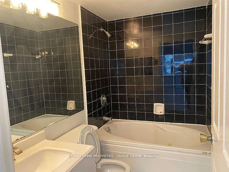 44 Gerrard St W #606 — Photo 11