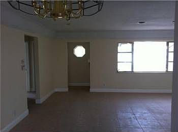 3rd image of 720 SW 12th Ct