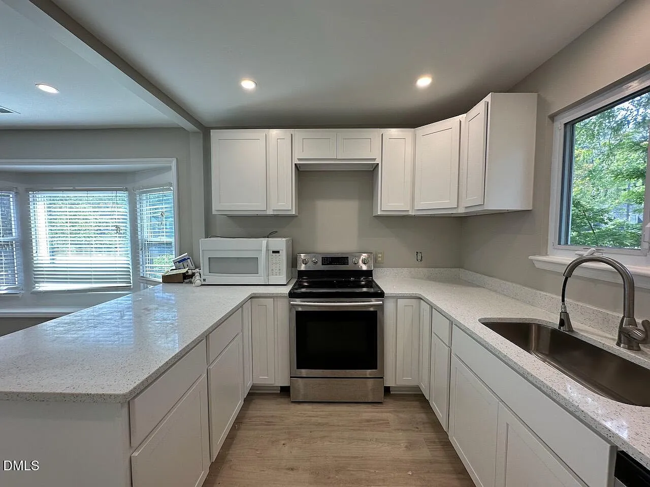 2 bed, 2.0 bath, 1166 sqft, $1,695 — Photo 3