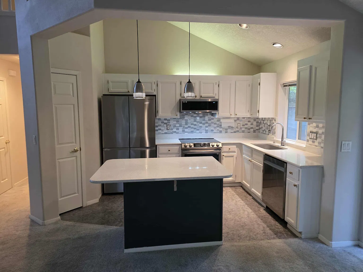 3 bed, 1519 sqft, $3,100 — Photo 4