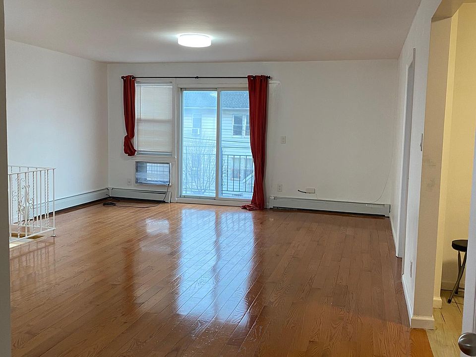1st image of 13705 Mulberry Ave Floor 2