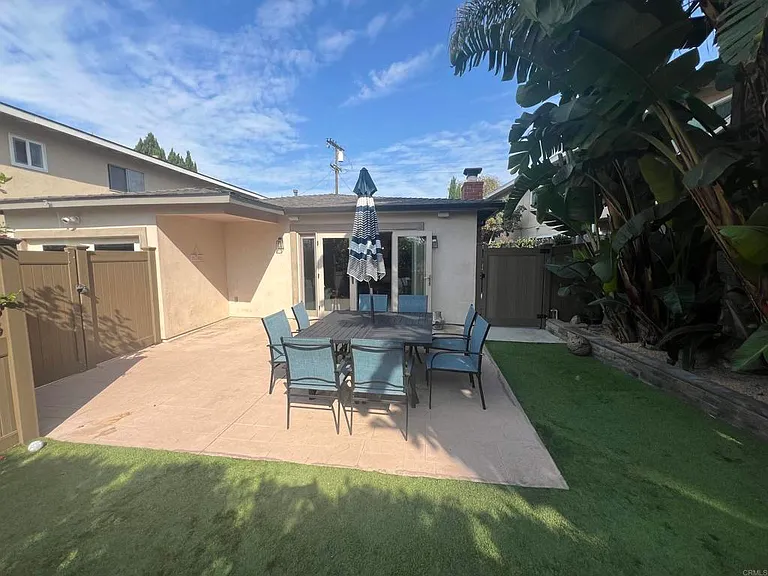 250 Avenida Monterey — Photo 31