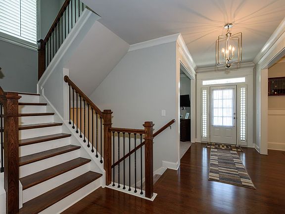 5th image of 885 Grove Glen Ct