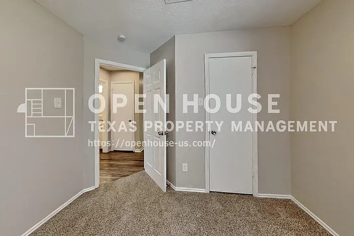 16315 Chimneystone Dr — Photo 14