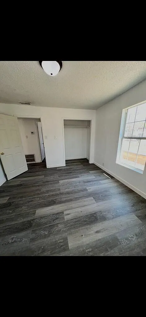 2 bed, 1.0 bath, 720 sqft, $1,300 — Photo 4
