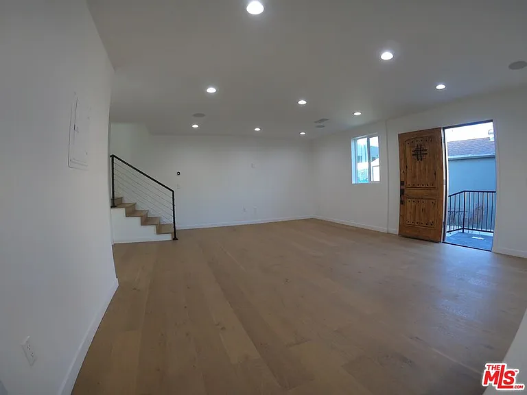 635 N Formosa Ave — Photo 9