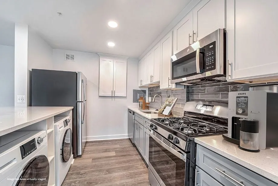 Ruxton Towers Apartments — Photo 4