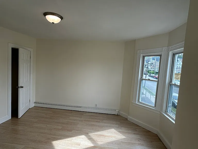 274 Cleveland St #2 — Photo 17