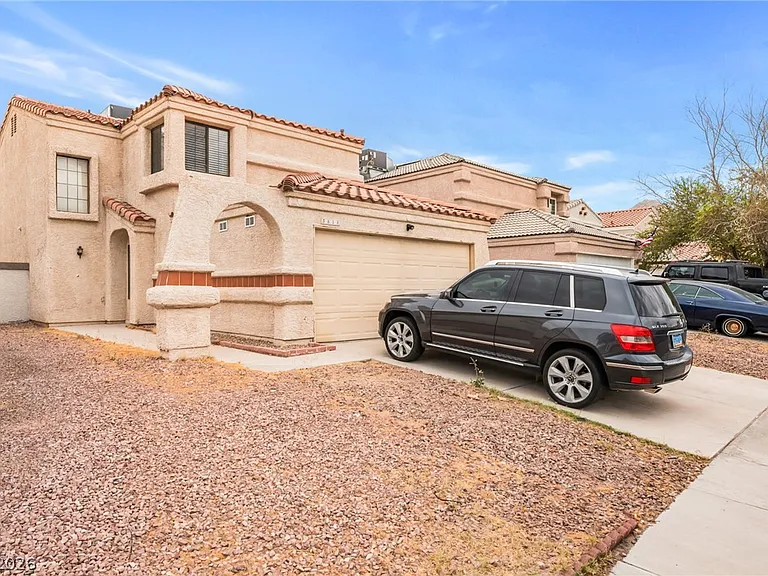 5818 Cinnabar Ave — Photo 2