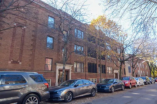 2443 W Sunnyside Ave Photo 1