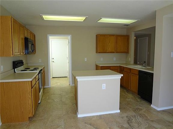 5th image of 2400 Cottontail Dr