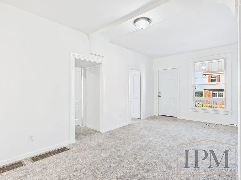 26 S Pine St — Photo 5