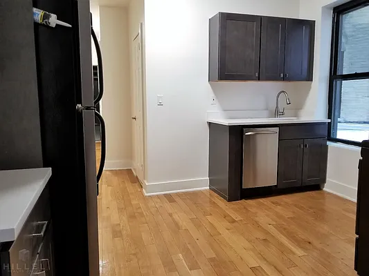 Rented by Hillel Realty Group | media 7