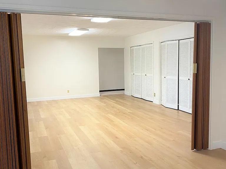 2702 Manoa Rd — Photo 6