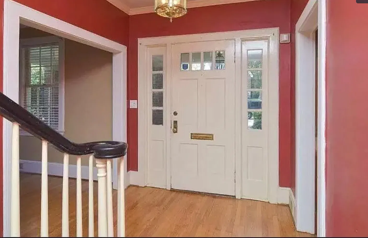 6 bed, 3490 sqft, $5,030 — Photo 2