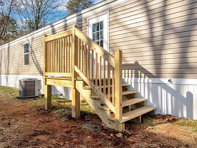 200 Boardwalk Dr — Photo 2