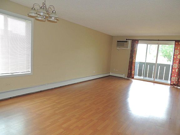 3rd image of 1008 Centurion Ln APT 18