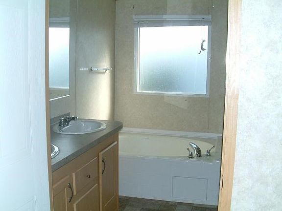 2nd image of 1375 Heidenreich Ln