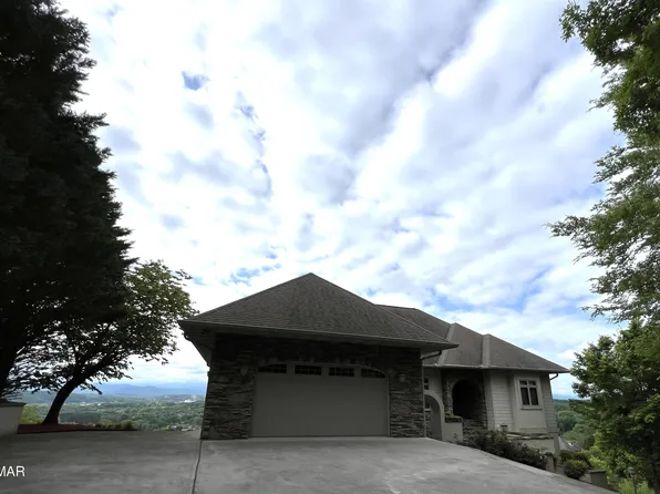 480 Maggie Mack Ln, Sevierville, TN 37862