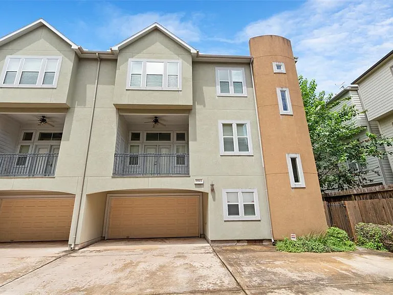 5734A Kansas St — Photo 1