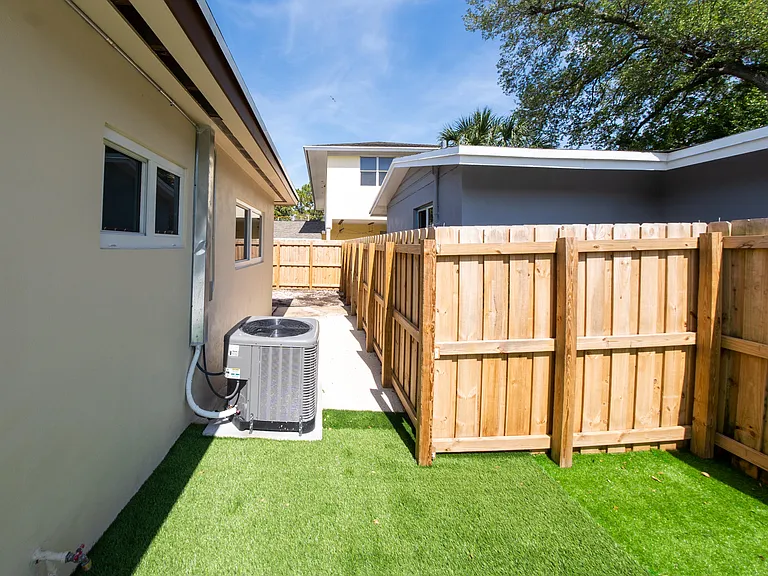 2160 SW 16th Ct — Photo 49