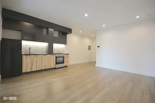 Rented by Citi Habitats | media 36