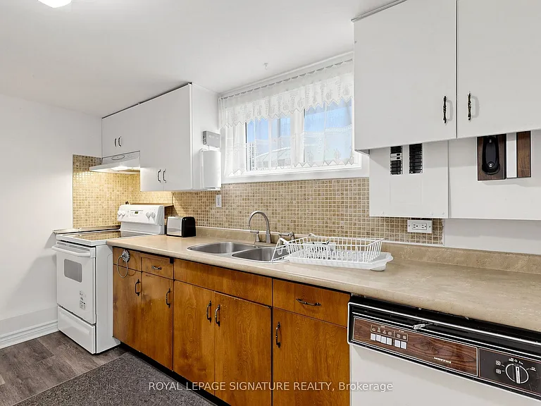 103 Cummer Ave #LOWER — Photo 11
