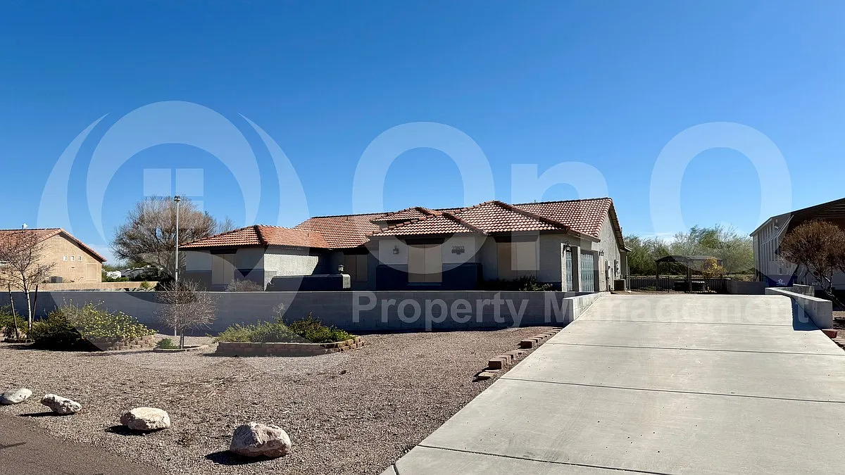 Building Photo - 23803 N Bridle Way