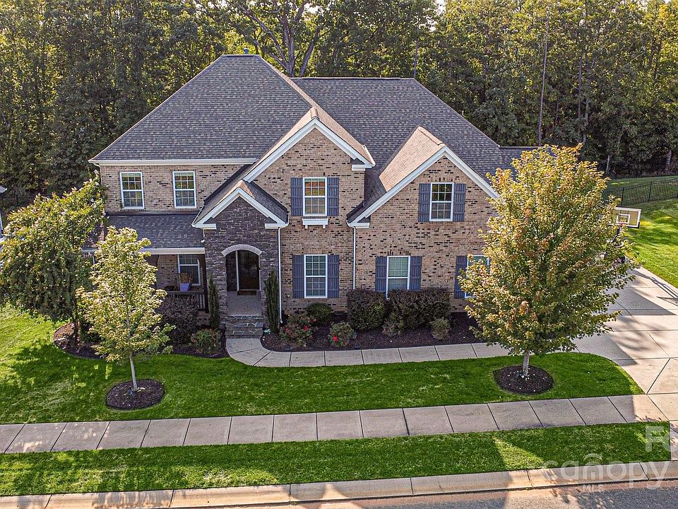 1st image of 588 Penny Royal Ave
