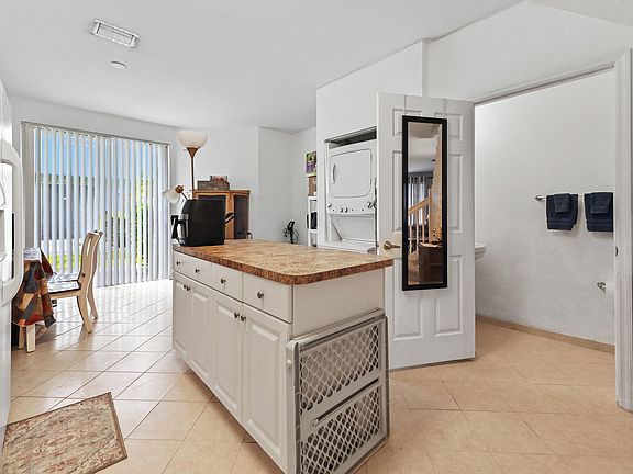 5th image of 1941 Gardenia Court