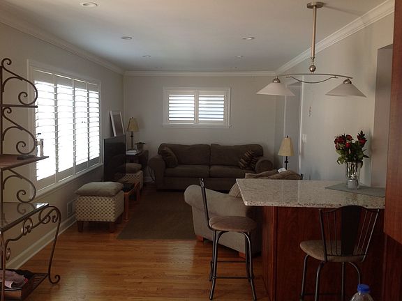 2nd image of 10717 S Maplewood Ave