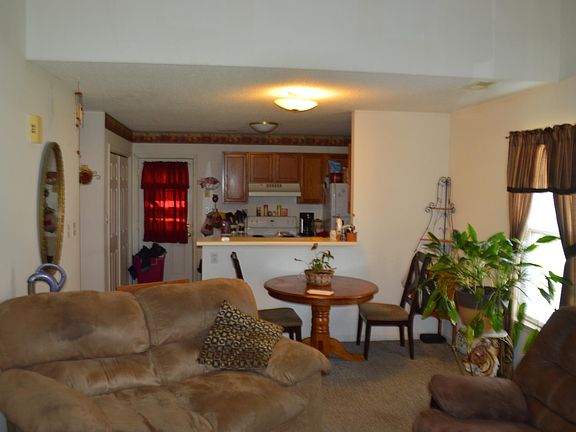 3rd image of 5321 Ponderosa St #B