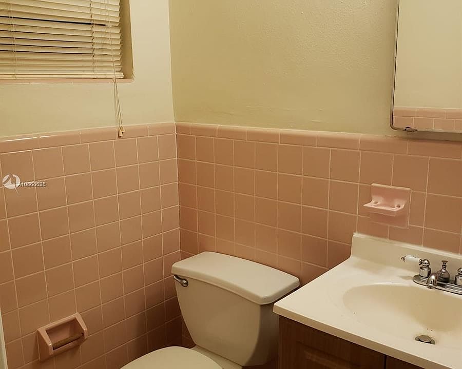 1st image of 801 NE 5th St #1-2