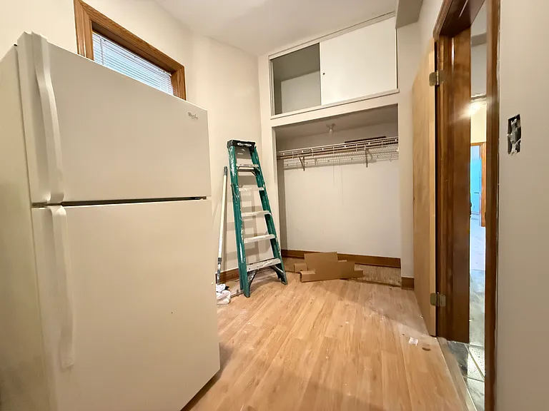 2042 W Chicago Ave #3F — Photo 9