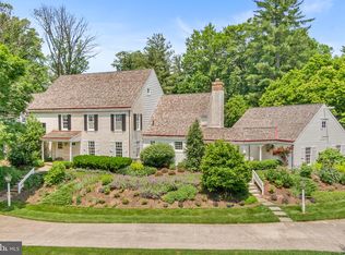 363 Pond View Dr, Devon, PA 19333