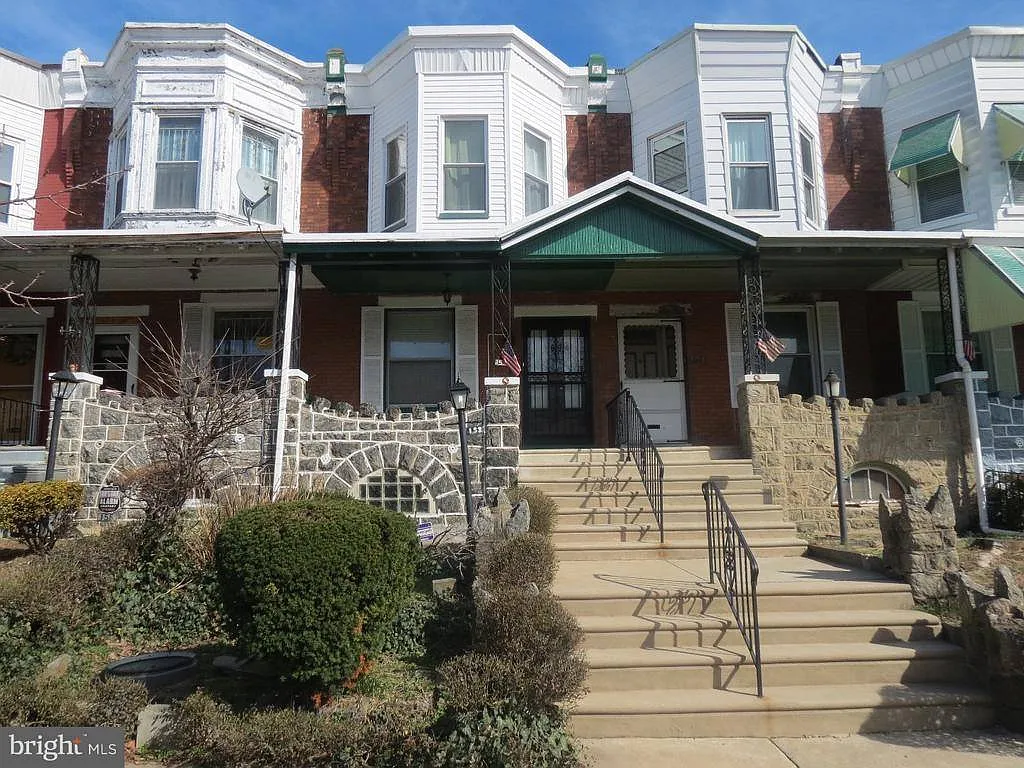 153 N 61st St photo 1