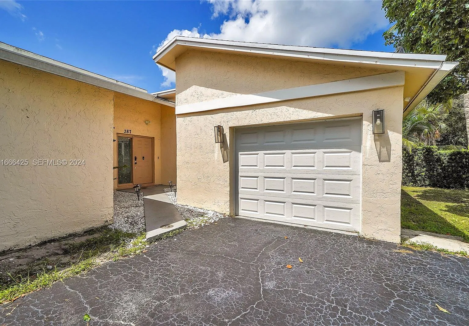 4 bed, 1700 sqft, $4,125 — Photo 2