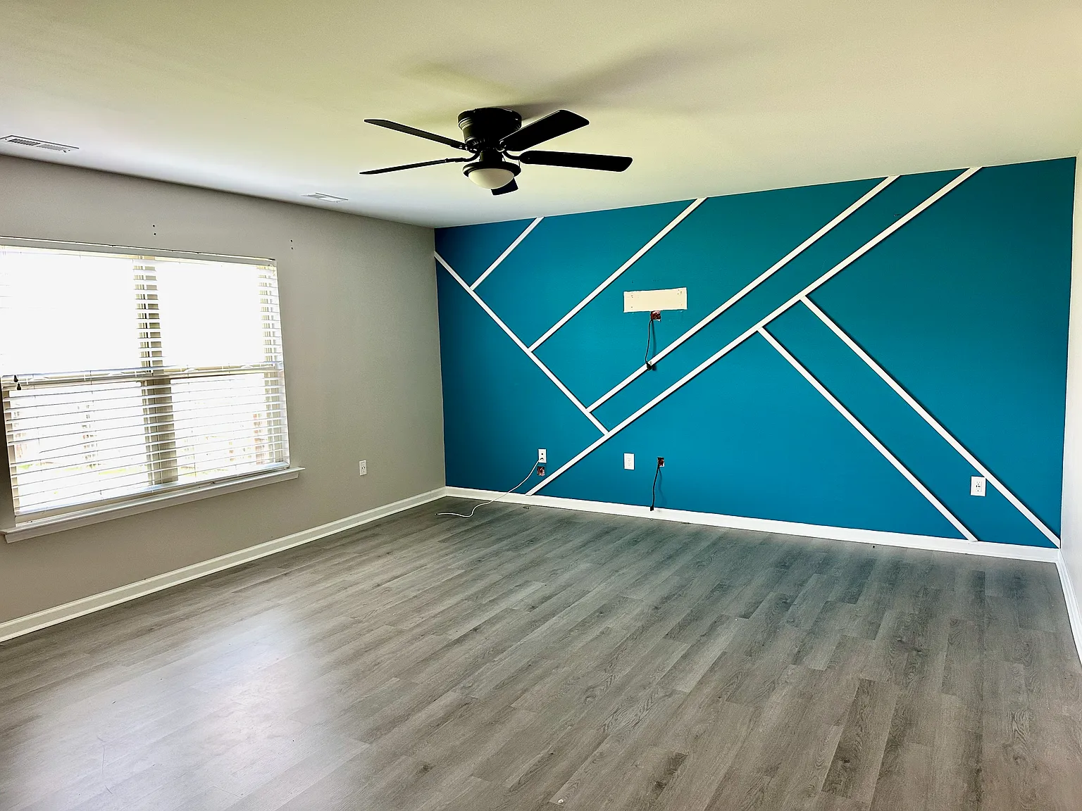 4 bed, 2298 sqft, $2,290 — Photo 2