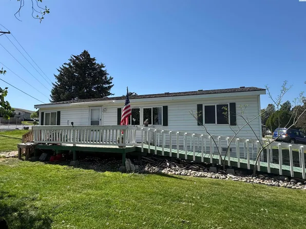 1724 W 45th Ave Trailer A20, Kennewick, WA 99337